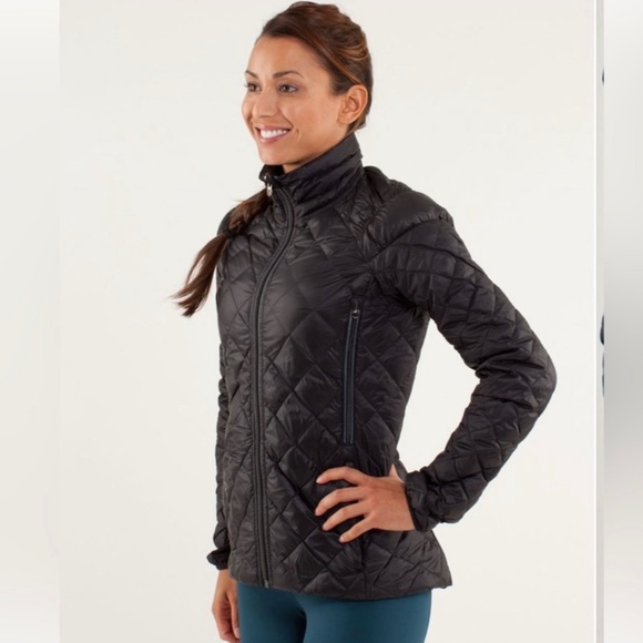 Lululemon Black and Grey Reversible light Puffer Quilted Activewear Jacket - Picture 2 of 14